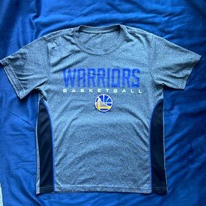 Warriors shirt and in a great shape. Fits 5 to 9 year-old boy.